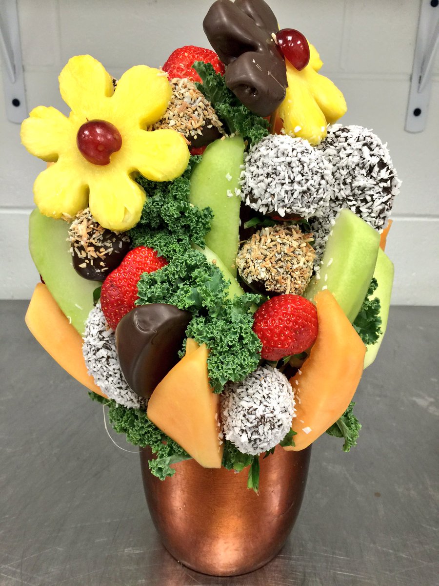 Sending out another beautiful "Get Well Soon" arrangement. #Barrie #freshfruits