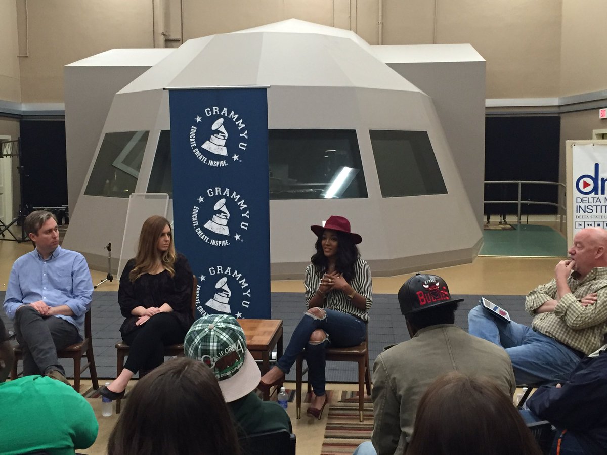GRAMMYU's tweet photo. "You are your business" -@MickeyGuyton discusses the importance of music biz knowledge π€ #GRAMMYUMEM #GUOffTheRecord https://t.co/pxByBwpTqa