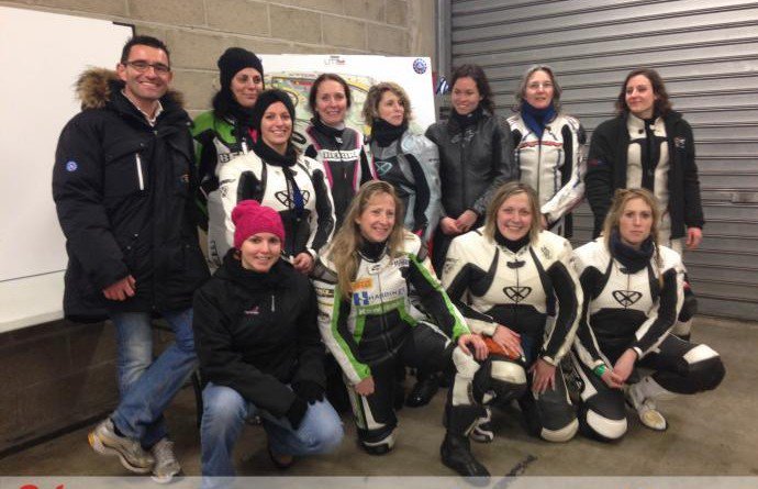 MotociclisteNet's tweet image. Women’sCup 2016 course féminine 24Heures Motos #motocicliste #womenriders #womenonmotorcycle magmotardes.com/womens-cup-201…