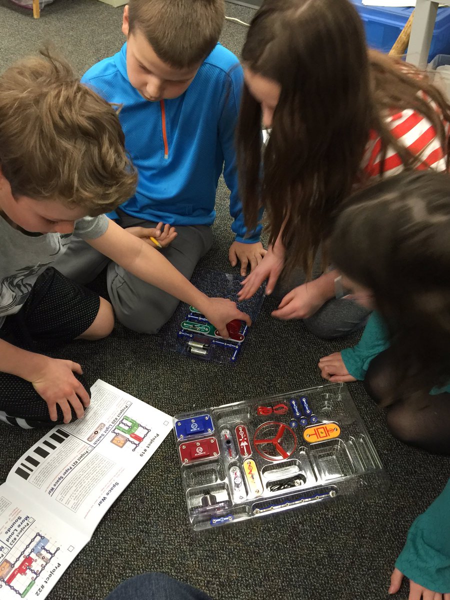 DWEObney's tweet photo. Snap circuits make electricity so much fun! @DWEdublin @DWE_Chatman https://t.co/4RJiipBiXI