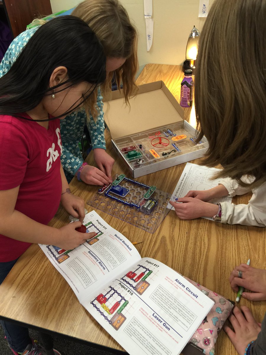 DWEObney's tweet photo. Snap circuits make electricity so much fun! @DWEdublin @DWE_Chatman https://t.co/4RJiipBiXI