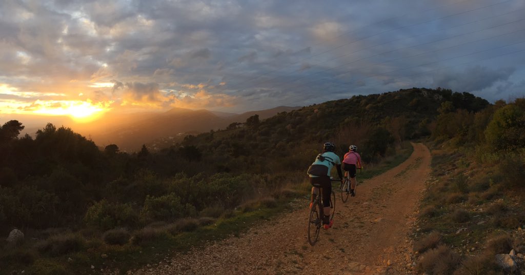 twotoneams's tweet photo. Mega chill #nicefarride day 1 on @komoot https://t.co/HvC2KPJ5uG https://t.co/4kWkyWdedc