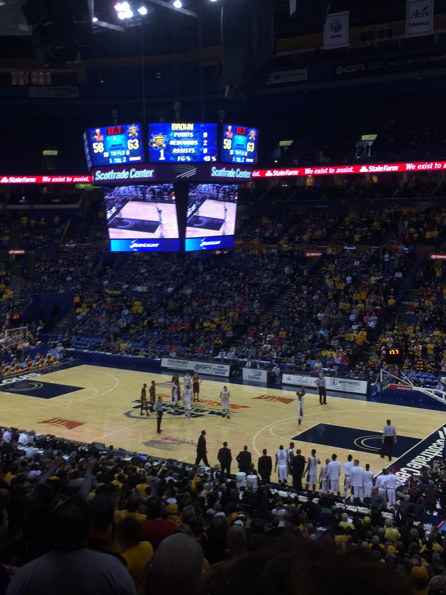 apohlmann_KH's tweet photo. Woo hoo!!! Lets go @WichitaState ! 🎉🏀#shocknation #archmadness https://t.co/rSHVr9rEmR