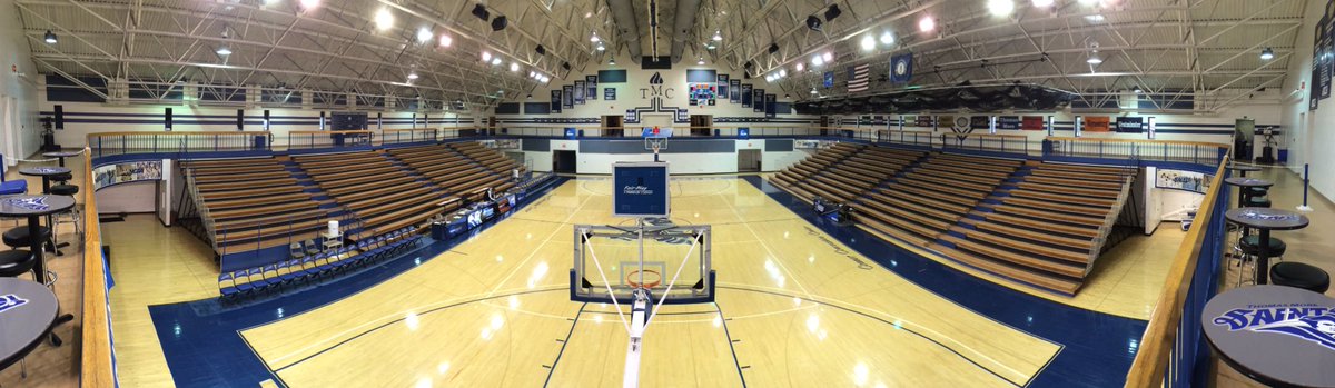 ThomasMoreKY's tweet photo. The calm before the March begins! #SaintsMarch #d3h #ncaad3 https://t.co/GUpS2Lh79b