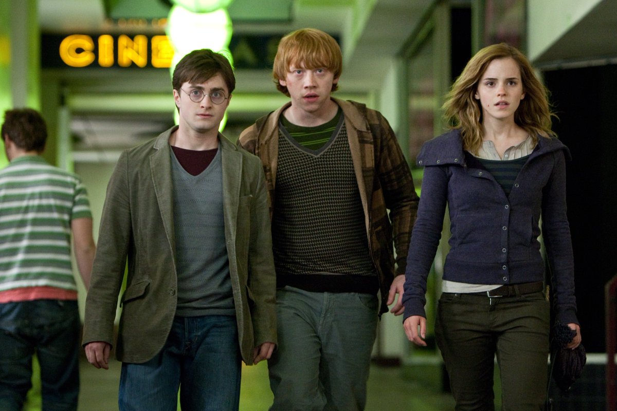 Grab your wands! 
#HarryPotter weekend starts TODAY at 2:30/1:30c!