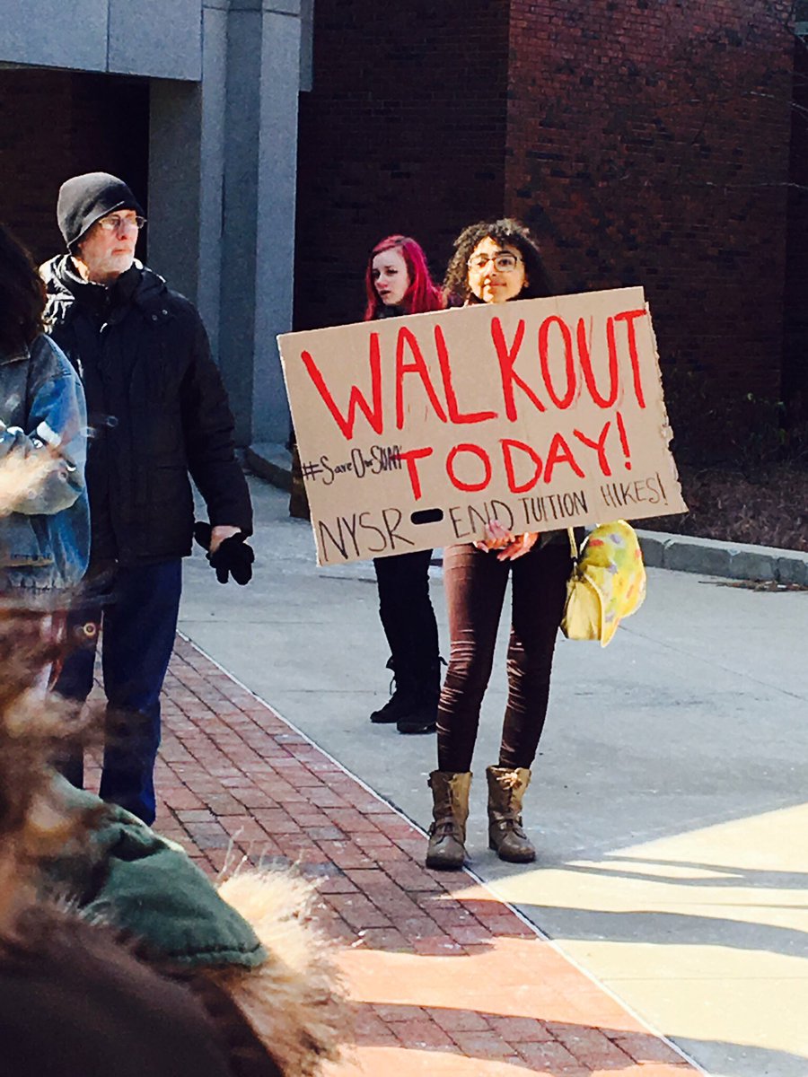lauren_stra's tweet photo. #Sunywalksout #freezetuition #studentsrising #SaveOurSUNY https://t.co/MXYOHIkKTx