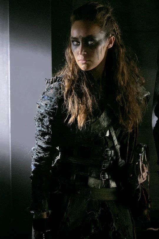 hyunslips's tweet photo. RT if you miss Lexa 
Lexa deserved better https://t.co/D1sBQXGIFF