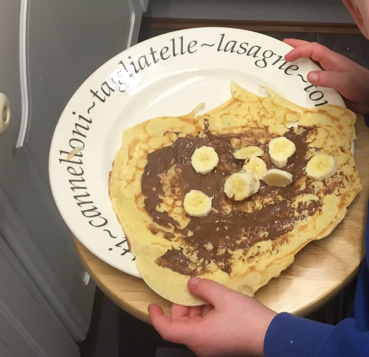 HLAitch's tweet image. @kathelcymru I don't think I was doing much talking! #SteepClimb
Tonight we made Crepes! The difference in a week!