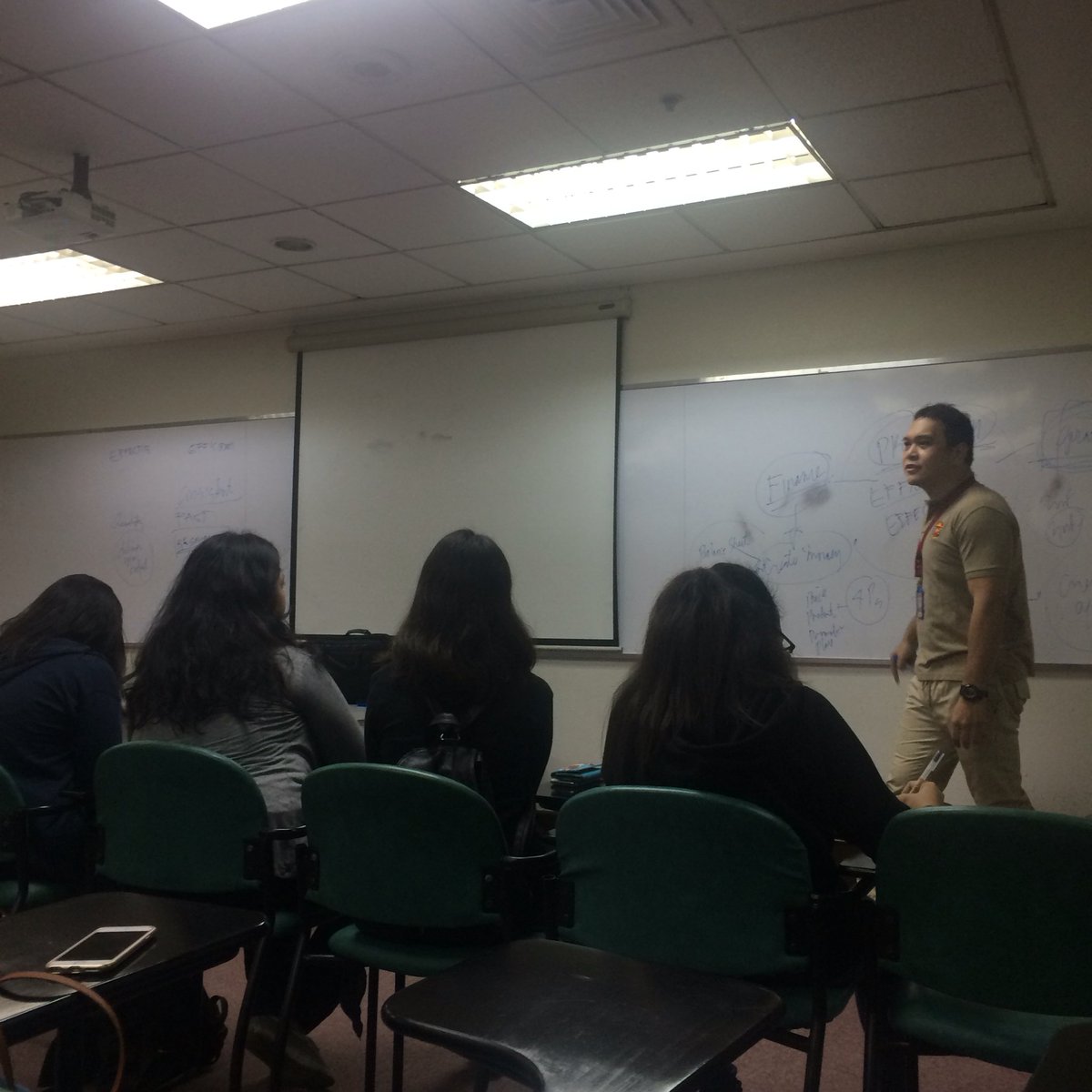 uapjmc's tweet photo. Dr. Eric Parilla's introduction of the Major subjects to our future SMN students! #CampusDay https://t.co/onXarU6KkF