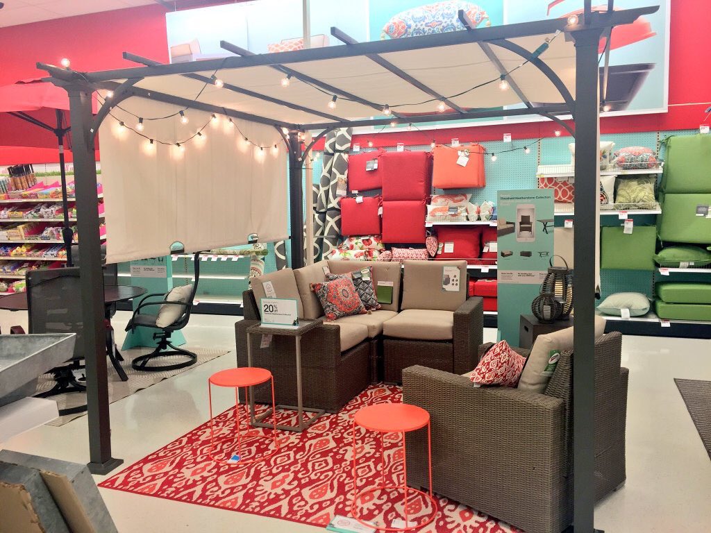 Twinkle, twinkle on the patio. #T2803 is ready to drive sales! #vmlstyle #vmtlstyle #vmtl #teamwork