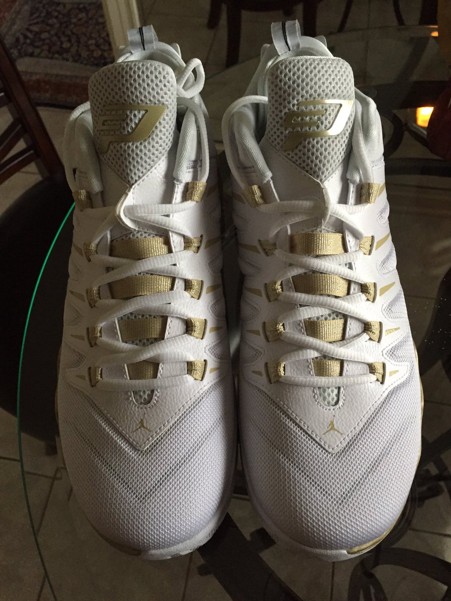 realWIK's tweet photo. Jordan CP3 "OVO" https://t.co/t6XL6hxAmQ