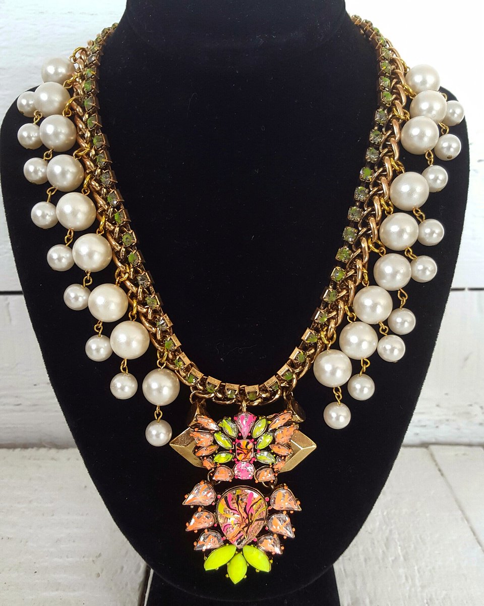 amynixinc's tweet photo. New work, designing again! #jewelry#boldcolor https://t.co/EIZQm6cU5u