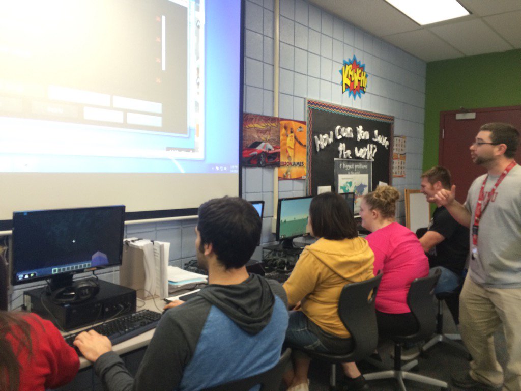 Tostnthedeepend's tweet photo. @MinecraftEdu #wahlukepd @MSEWahluke Building worlds for our students to create in! Bringing #ncce2016 to @WahlukeSD https://t.co/boucqZBgSj
