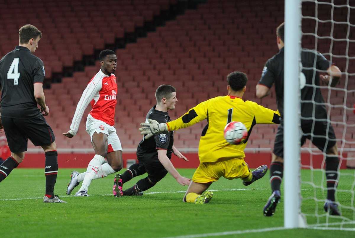 Arsenal's tweet photo. .@Arsenal reach the Youth Cup semi-final with a win against Liverpool. The #AFCU18 report: https://t.co/T0VCJYPNTw https://t.co/ufBJW9jM3I