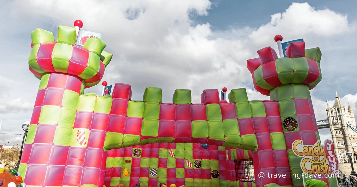travelling_dave's tweet photo. #BouncinghamCastle outside City Hall #London #candycrushjelly https://t.co/Ygpmj2i1R3