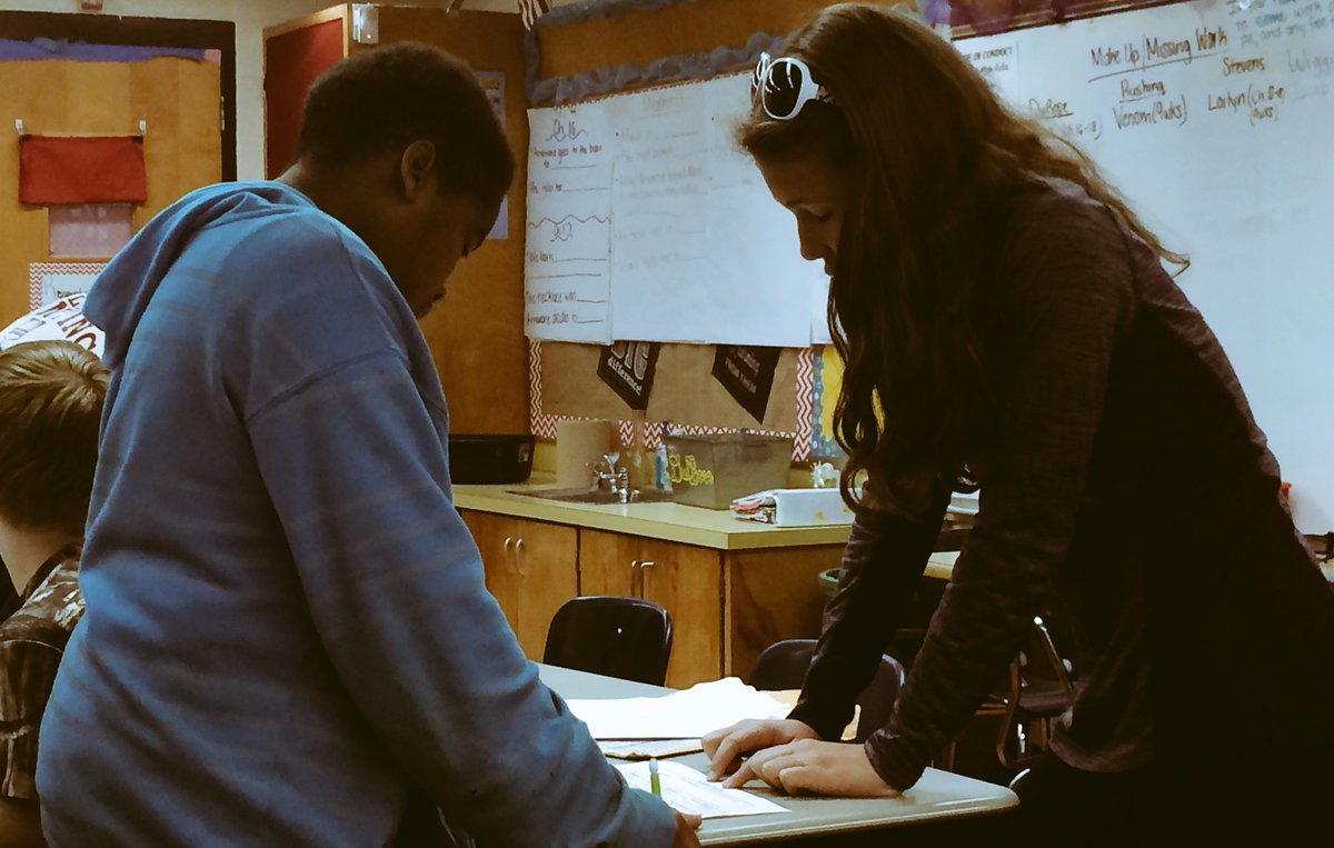 MsDuBoseReads's tweet photo. Working hard together on essay maps. #teachingoneanother #PESlearn https://t.co/RJO45Rrxcg