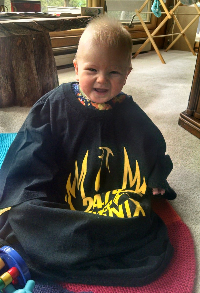 kerbrownstein's tweet photo. Baby Redmond says, "Go Phoenix! Eat those other robots for lunch!" #FRC2479 #omgrobots #DoubleDECCer #FRC https://t.co/DIXfR57RUd