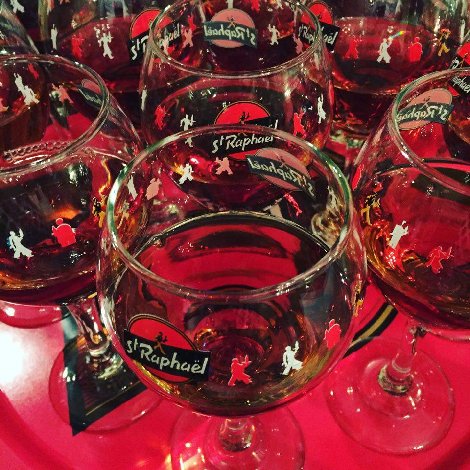 LeFashionPost's tweet photo. 2016 sera l'année Raphaëlle ! — Le Fashion Post https://t.co/exJwiHHUqA @PatrickT75020 #StRaphael #BLMHD #Cocktail https://t.co/9E8bGWFyd9