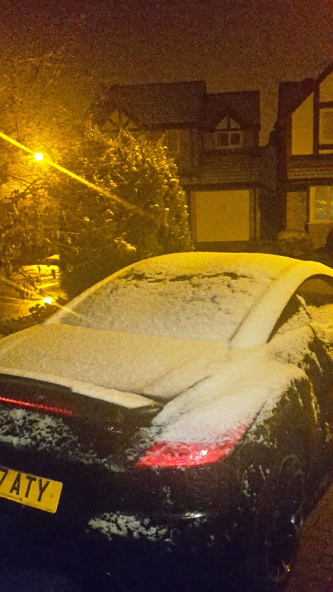 We finally have snow!! ❄❄ <a href="/Rox1eDoll/">Roxie</a> #SnowAngels #BetterLateThanNever #WaitedPatiently 😃😍😘