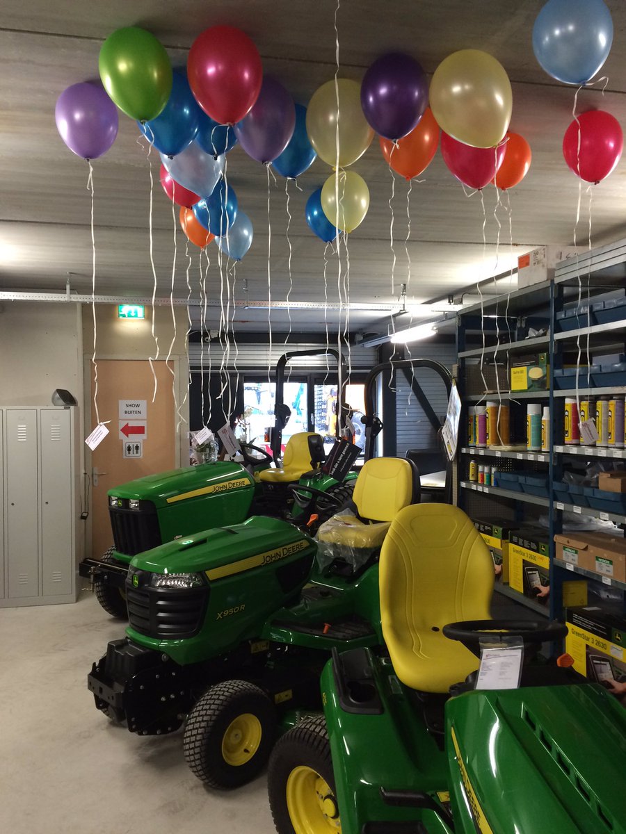 SimonDeere's tweet photo. Eerste dag van ons openingsweekend geslaagd succes #Staadegaard #Wijchen Kom zeker even..... @Trekkerweb @dafeine https://t.co/6eRjxIefI8