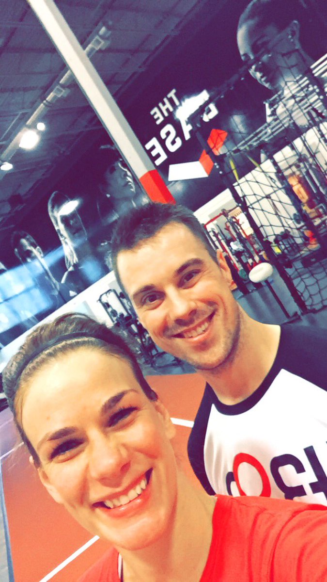 JelenaBoxing's tweet photo. Awesome workout @RVHedmonton with @perks_d this morning. Feeling ready for next week!! #boxing #thebase #better https://t.co/GA11stRTiH