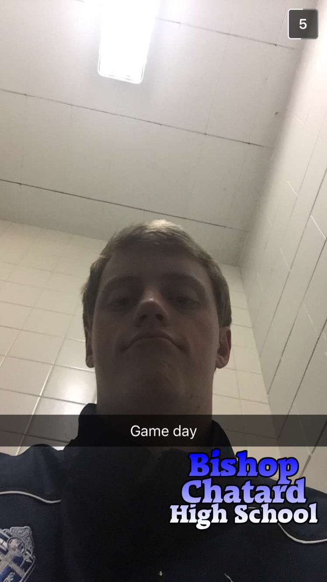 samuel_guymon20's tweet photo. t-minus 30 minutes til tipoff #gamedayselfie https://t.co/ittuIJXqAo
