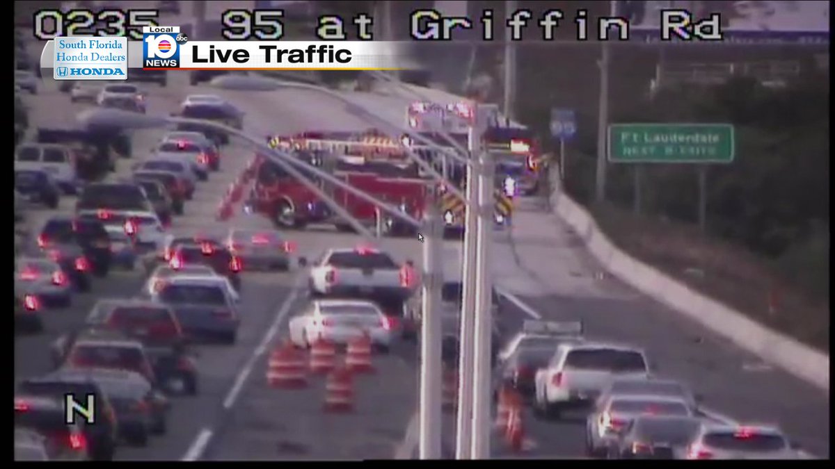 TRAFFIC ALERT: I-95 NB after Griffin Rd. two right lanes are blocked.  #TRAFFIC https://t.co/9ipP80mmob