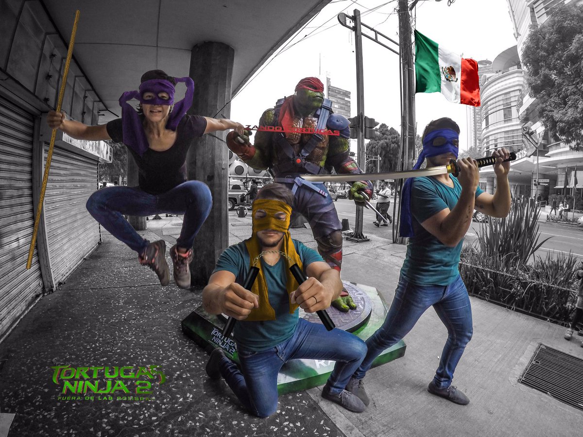 David_Romero5's tweet photo. Encontramos a Rafa!!  Estamos listos para el estreno!#CazandoTortugas @ParamountMexico https://t.co/aYkV78vI82