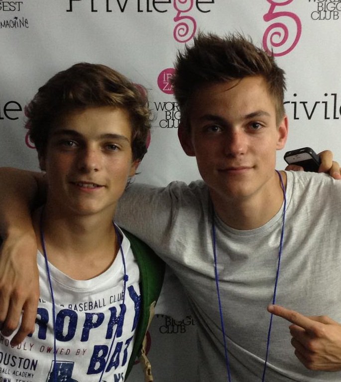 MartinGarrixARG's tweet photo. Do you remember this Gig with Julian? @stmpdrcrds https://t.co/OUCookPXEz