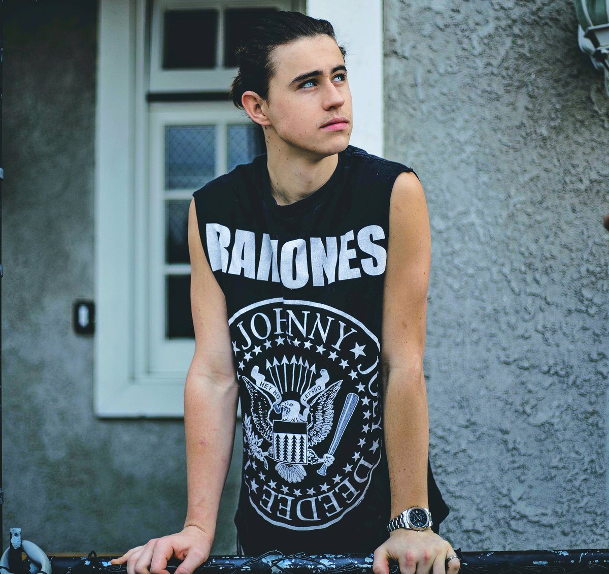 Nashgrier's tweet photo. Happy Friday https://t.co/4HCHO3Sugq