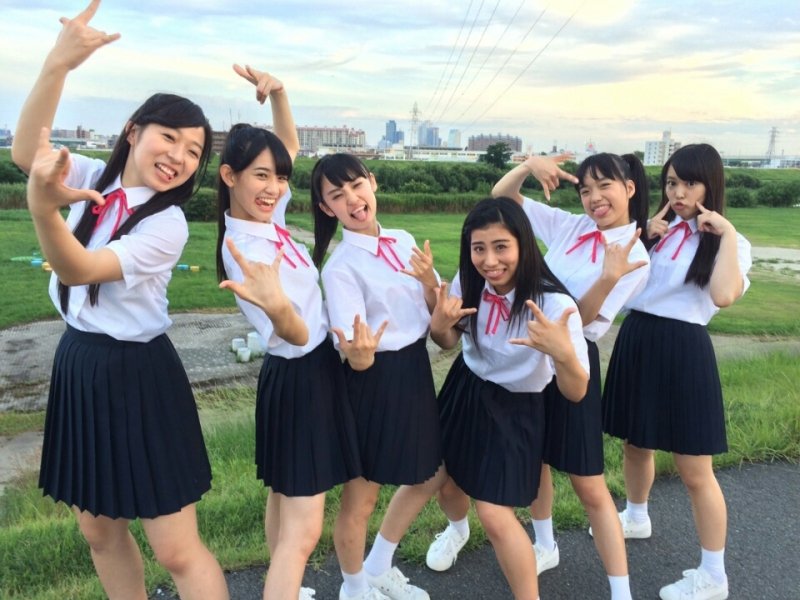 勿論ですが彼女達の全力なライブパフォーマンスはいつ見ても楽しそうでこっちまで楽しくなります!そんな彼女達をこれからも応援し続けたいです!pic.twitter.com/