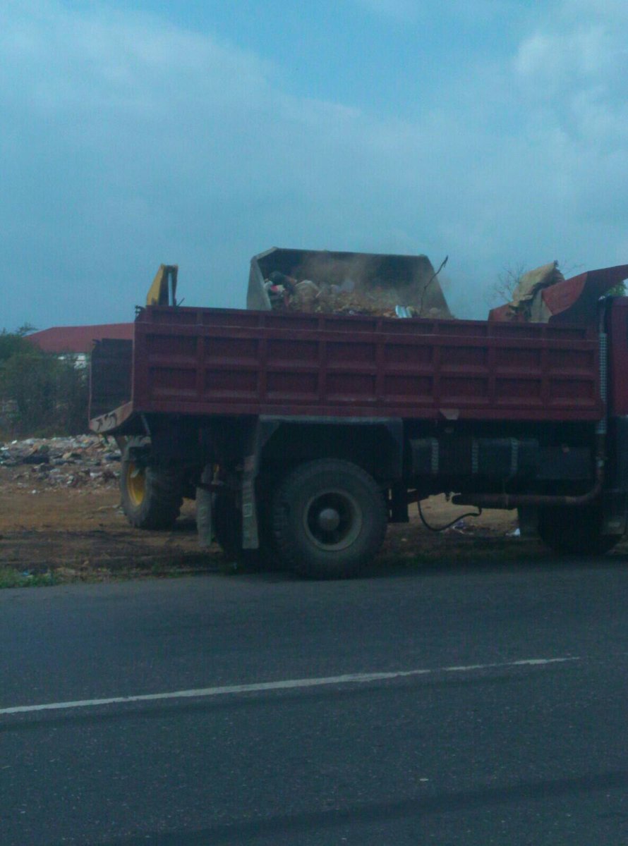 CarlosRTuy's tweet photo. #PlanBasuroCero de la @AlcaldiaIndep llegó al sector 5 de Cartanal. #CartanalLimpioYBonito #EficienciaONada https://t.co/VUisFwEM4G