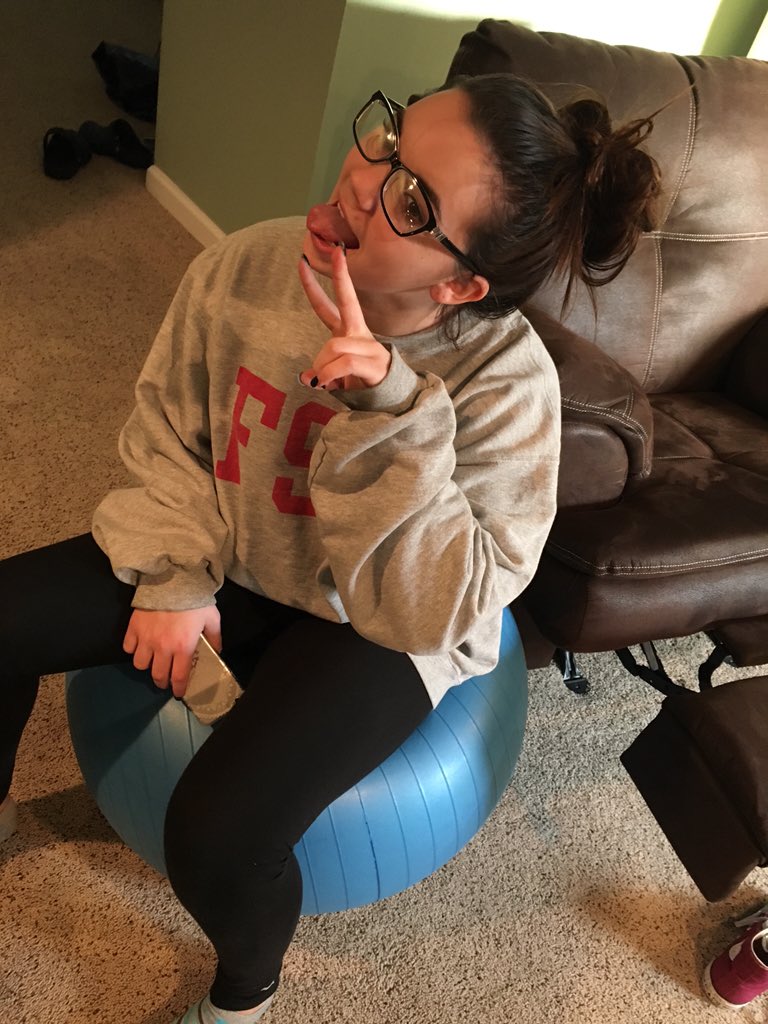 alauer20's tweet photo. Happy 17th birthday bean 😚👽 #buttercup #feget #imthemomintherelationship #UROLD!! https://t.co/9V5Eo8HN6C