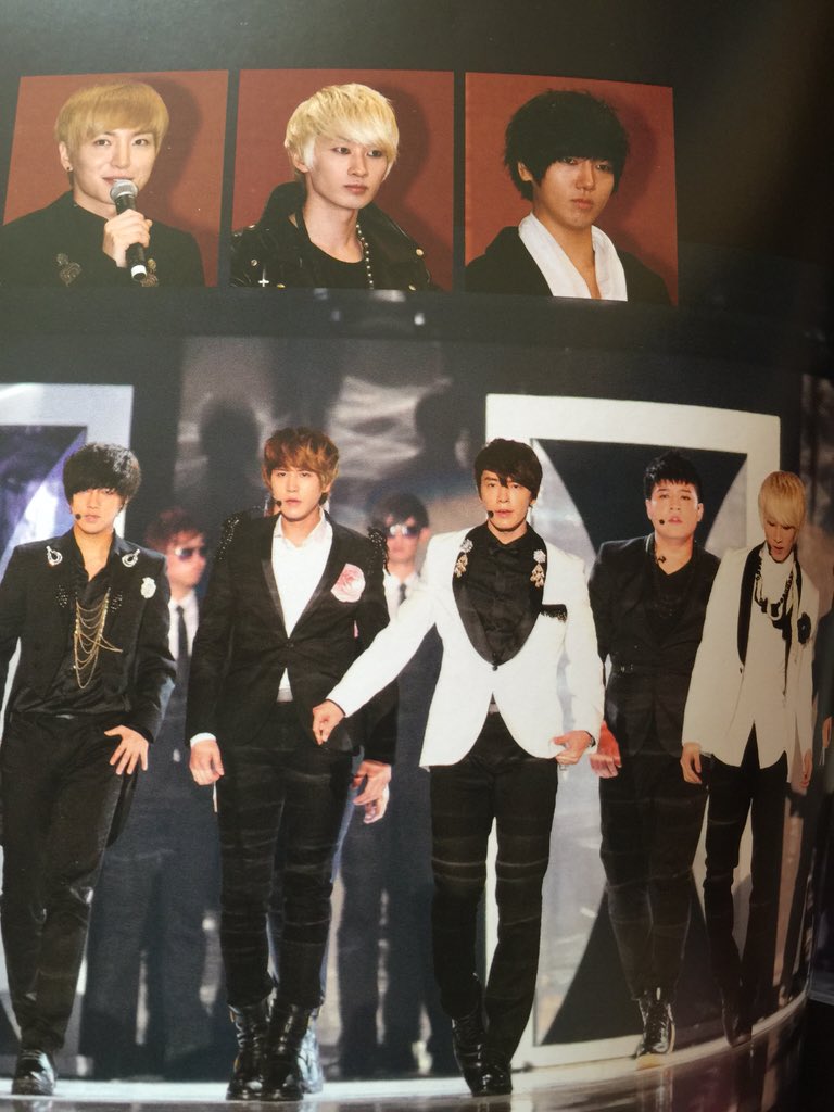 eunae1146EH's tweet photo. 引越しの荷造り中
捨てようと思った韓国の雑誌にこの人達がいるから捨てられない(^^;;←荷物減らない

#2011MAMA https://t.co/KPp6qUn1Ie