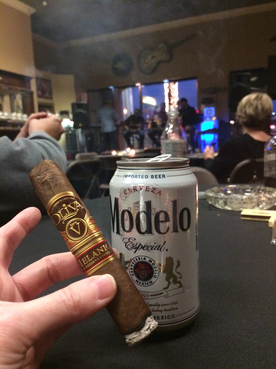 RedheadedCigarWoman tweet media