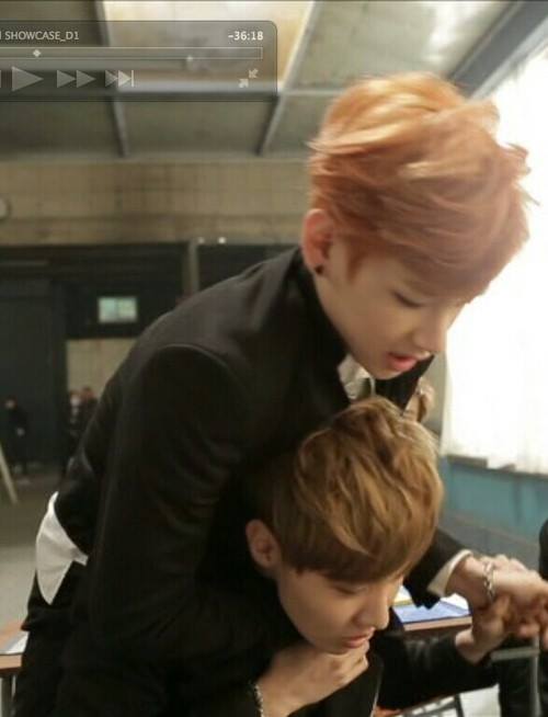 vhopeshippers's tweet photo. 90 - são notoriamente íntimos https://t.co/s2IouaC4Ao