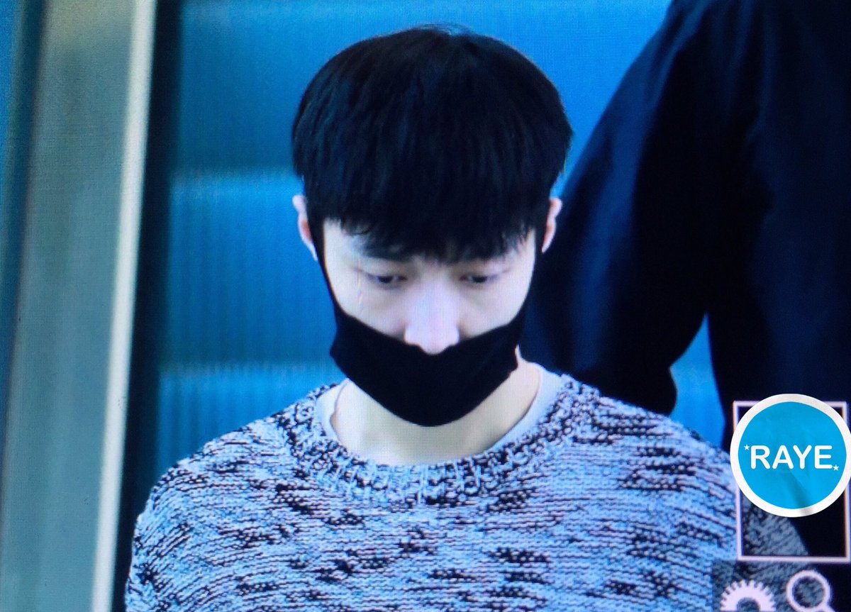 Raye901jinlei's tweet photo. 160305 ICN https://t.co/eQxBn1DwgZ