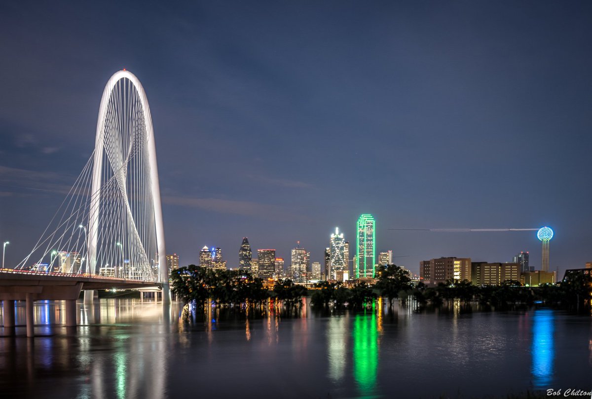Try_Dallas's tweet photo. WOW! just discovered local artist #BobChilton #THANKYOU for capturing our beautiful #Dallas #MyDTD - #TrulyDallas https://t.co/4VP8kaTsCS