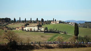 Don't forget #StradeBianche tonight at 1145pm for the first time live on @sbs and online #sbscycling