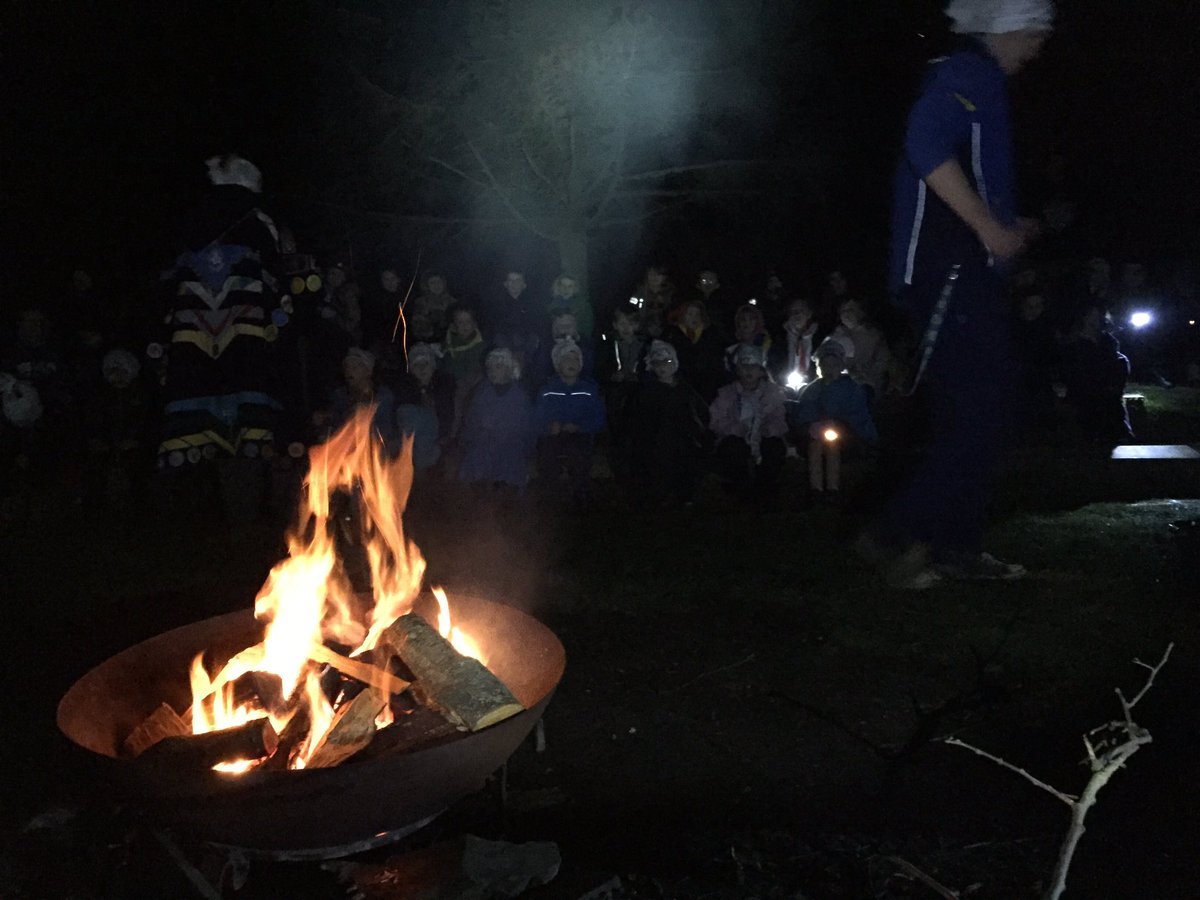 HastingsScouts's tweet photo. The #campfire last night was a cold one. Learnt some amazing new songs though! #zippyzippyzippy #iscout #beavers https://t.co/azjiiKyhvy