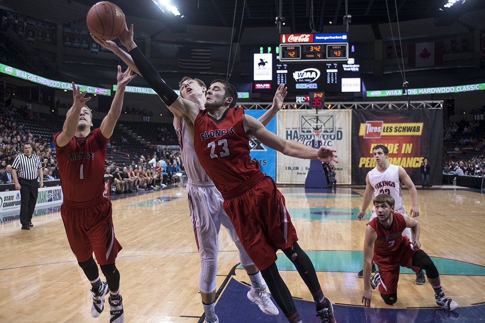 pete_caster's tweet photo. WHAT?!?! Mossyrock tops Lind-Ritzville-Sprague, 55-48, moves on to #state2B championship game tomorrow night. https://t.co/4DXgmPSNeB