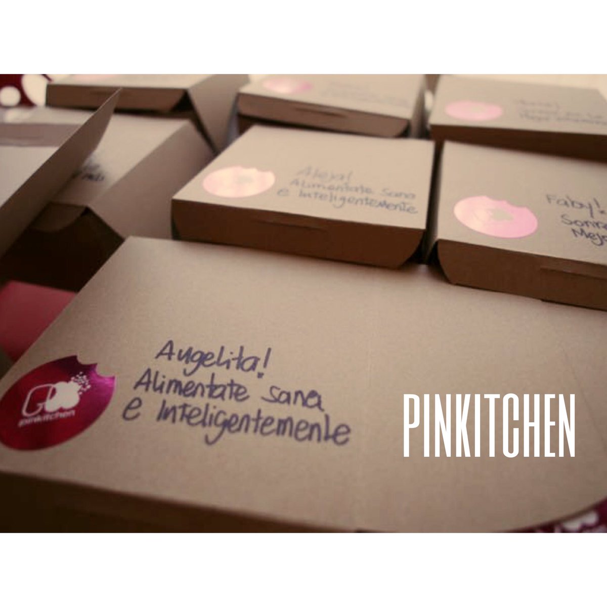 Pinkitchen's tweet photo. #Powerboxes cajas llenas de energía y alimentación sana para tus eventos! https://t.co/PAl39seHwd https://t.co/0fT3CFvYCf