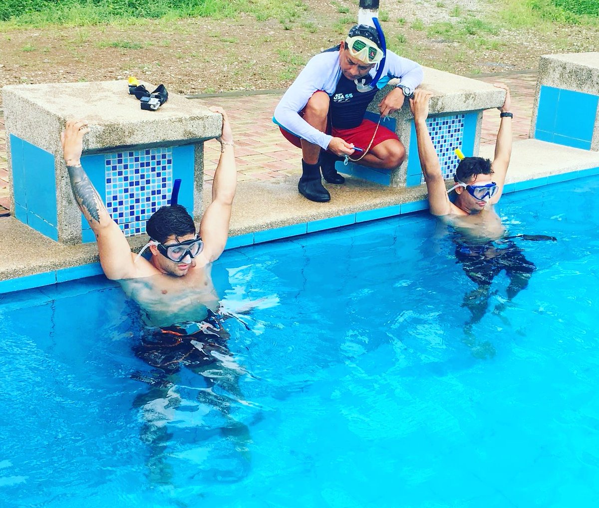 RTS_CombateEc's tweet photo. Pablo Northia y Jonathan González se enfrentaron en el 'RETO BUCEO' #CombateLaytelateStyle https://t.co/mxLkVCUISo