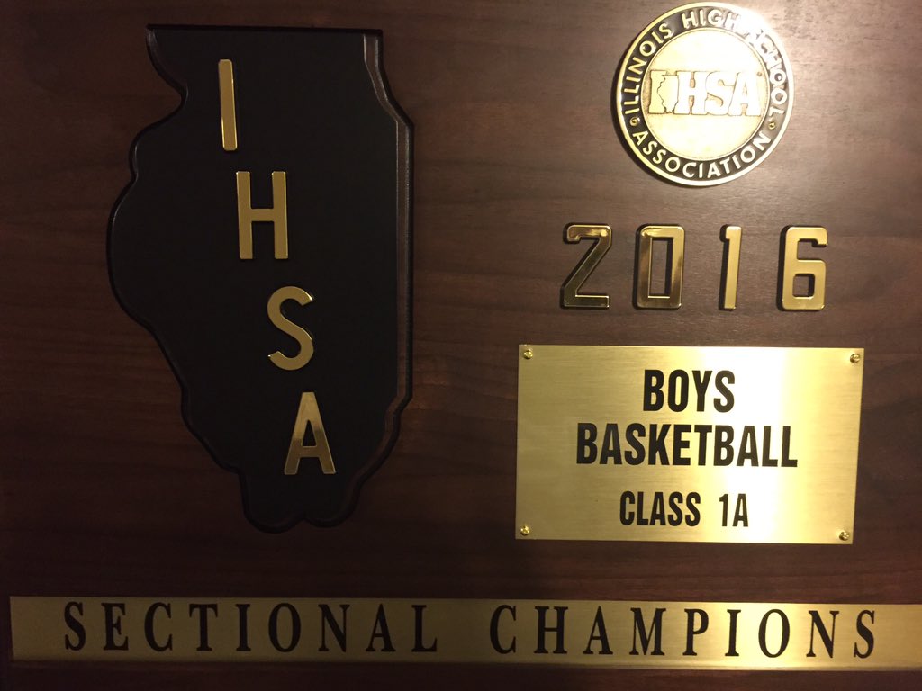 GibaultBBall's tweet photo. The Gibault Hawks are Sectional Champs!!! @NormSanders @republictimes @STLhssports #618hoops #gibaultproud https://t.co/OG5LKeIUQc