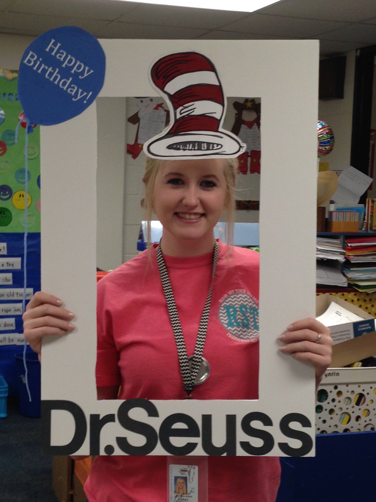 QCandoers's tweet photo. @QCandoers @WESTWOOD_ELEM #friendswoodlearning   Celebrating read across America! https://t.co/j1kKRUho3r