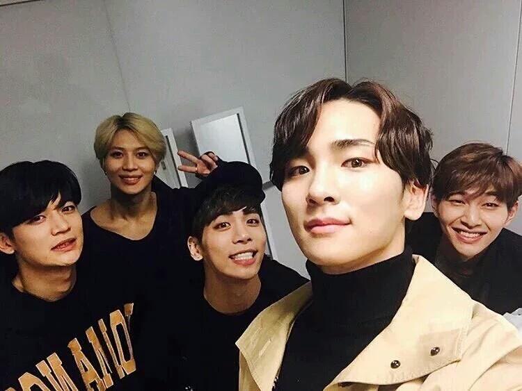 Kkkshinee's tweet photo. My happiness ❤❤ https://t.co/p7K9MEBhI0