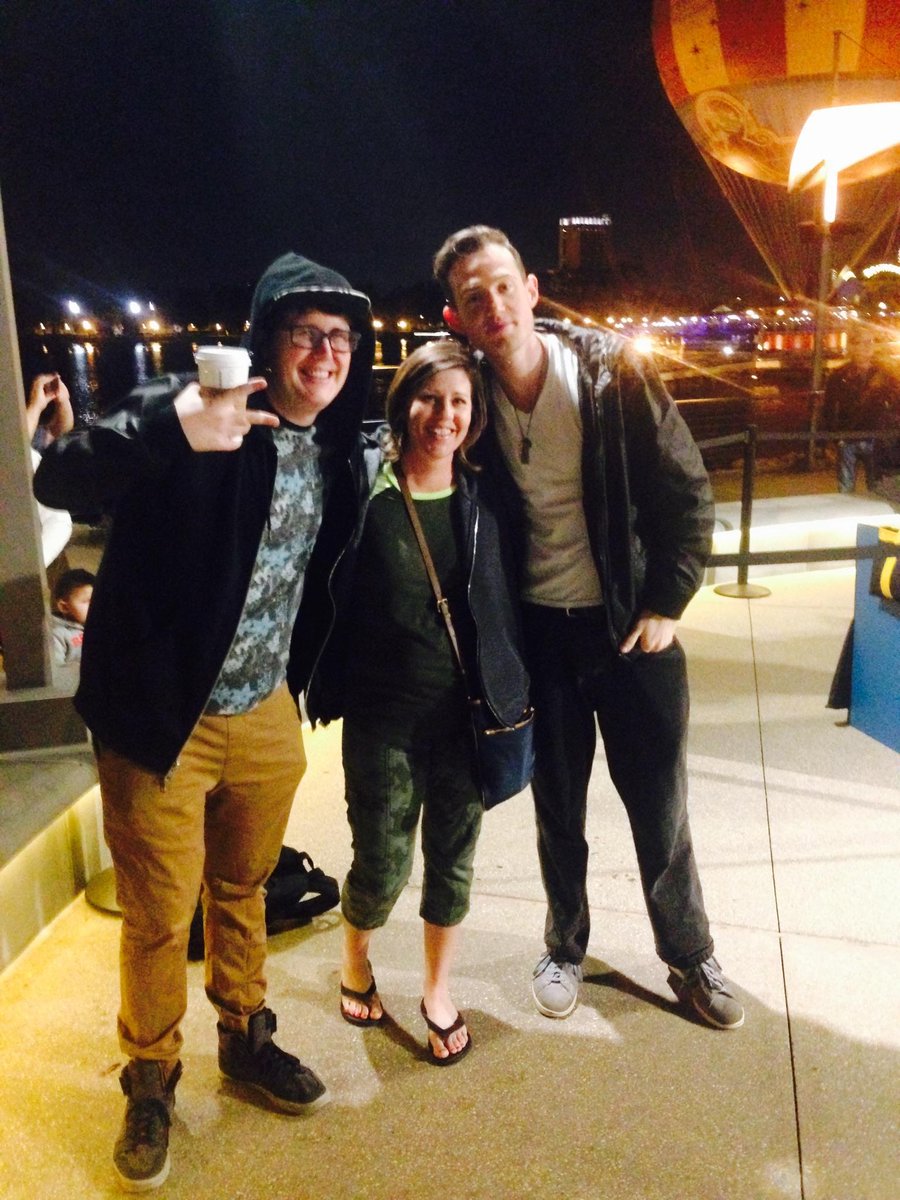 mcjohnson2840's tweet photo. Great entertainment tonight from @freedaps. #ijustgotslowjammed  #Isaacwonmyheart #disneysprings https://t.co/AWalbapCRt