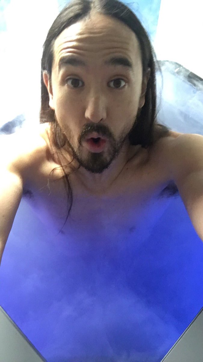 Neon future is here and in San Diego @SubZeroRecovery https://t.co/6QT97cuRaJ