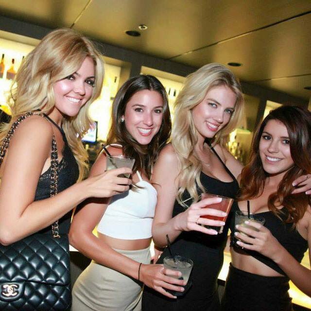 Sabrage Royal Oak tweet media