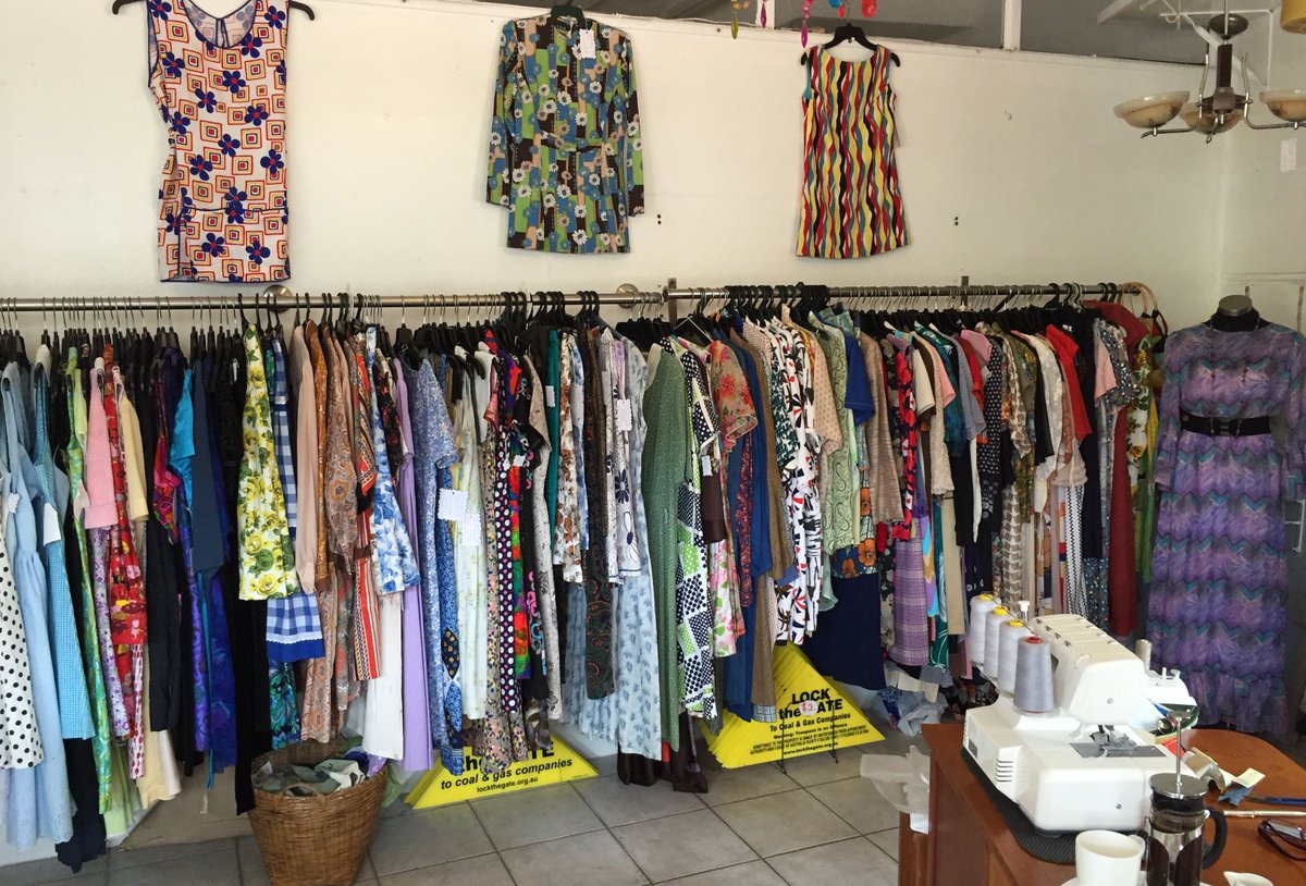 JennyRDowell's tweet image. Exploring #Lismore retro shops today #operationlocal Two Roads, Gleanings, Arthur Street